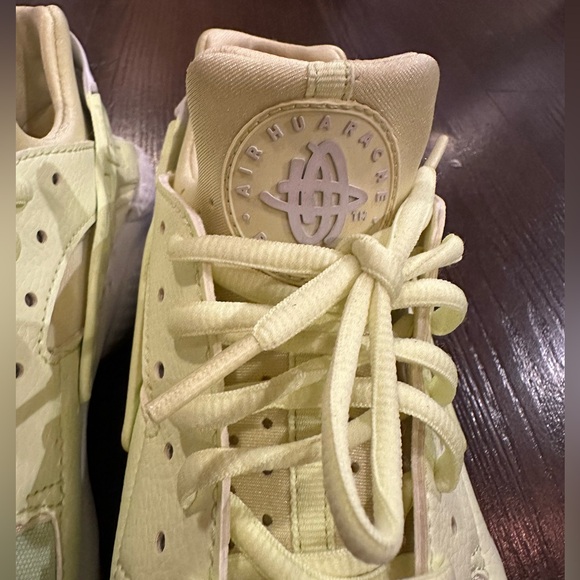 Nike Air Huarache - Picture 4 of 8